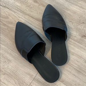Vince Nadette mules black slides